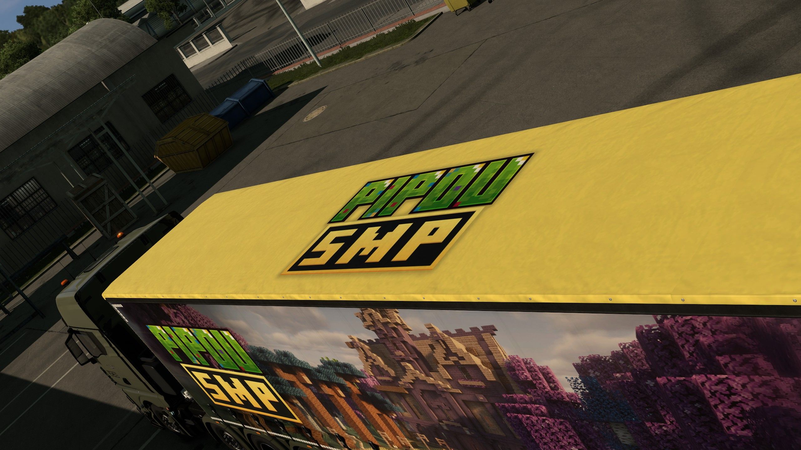 Top-down view of the Pipou SMP logo on the trailer roof